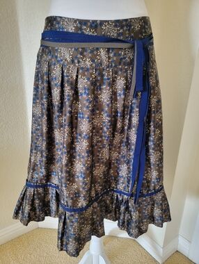 Stefanel olive green Floral patterned midi skirt, size 42.